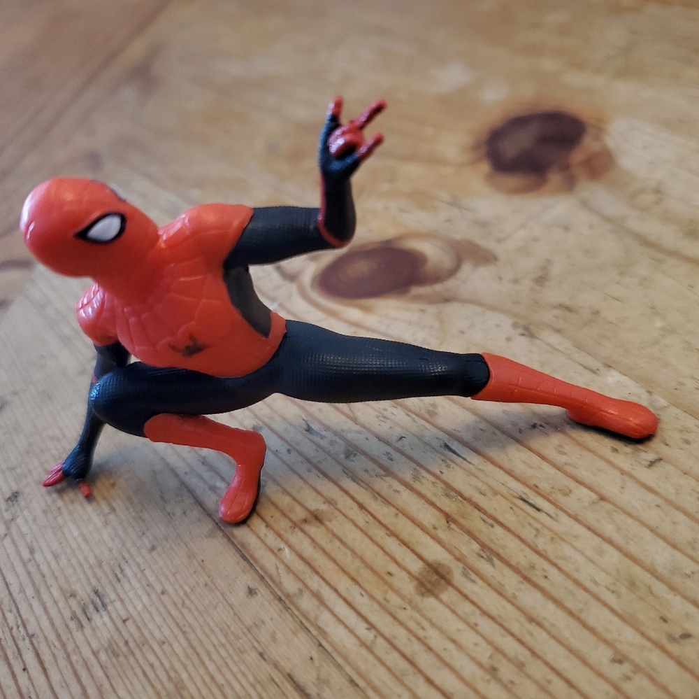 Lg lot of Spiderman Mini Figures